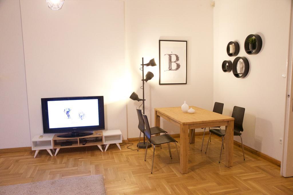 Five Season'S Apartment بودابست المظهر الخارجي الصورة