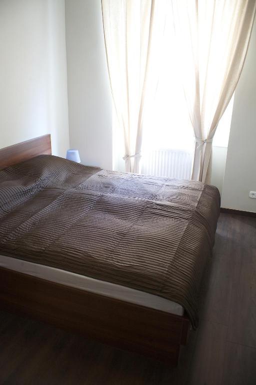 Five Season'S Apartment بودابست الغرفة الصورة