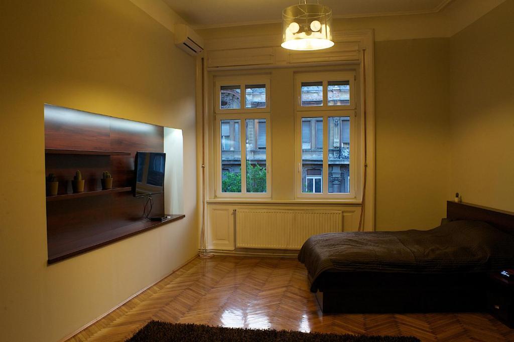 Five Season'S Apartment بودابست الغرفة الصورة