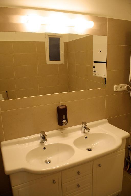 Five Season'S Apartment بودابست الغرفة الصورة